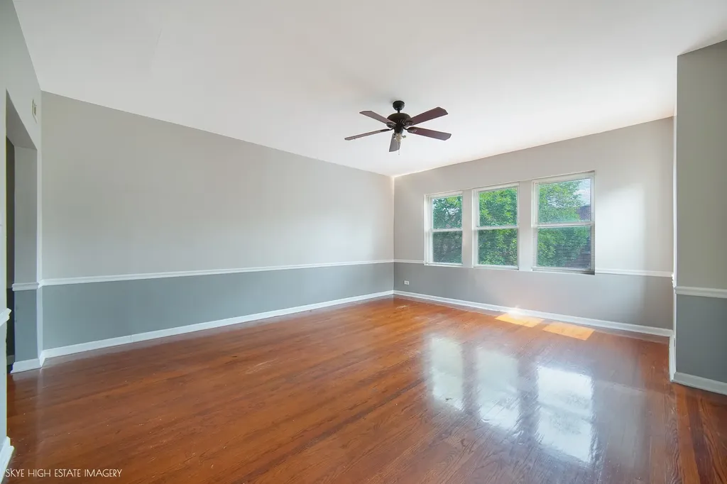 2511 East 76th Street Chicago IL 60649