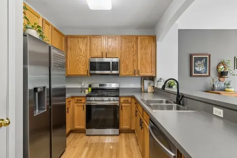6064 Delaney Drive Hoffman Estates IL 60192