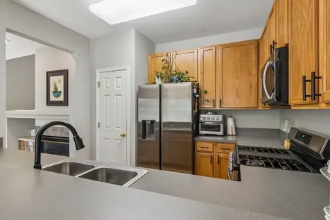 6064 Delaney Drive Hoffman Estates IL 60192