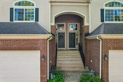 6064 Delaney Drive Hoffman Estates IL 60192