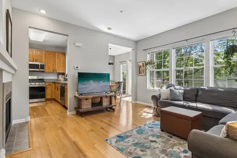 6064 Delaney Drive Hoffman Estates IL 60192