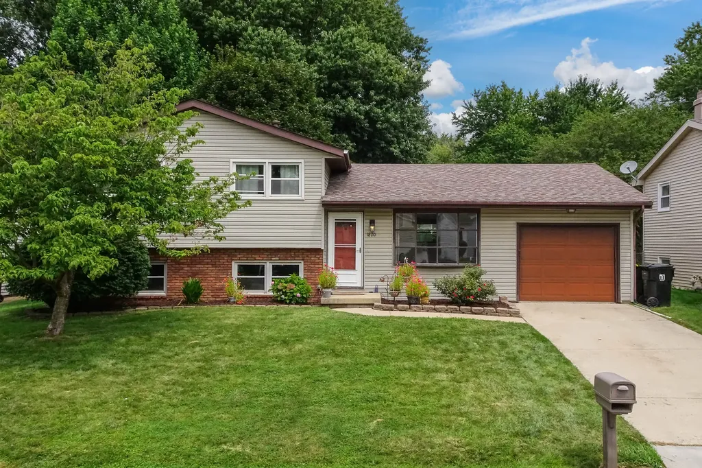 1820 Johnson Drive Normal IL 61761