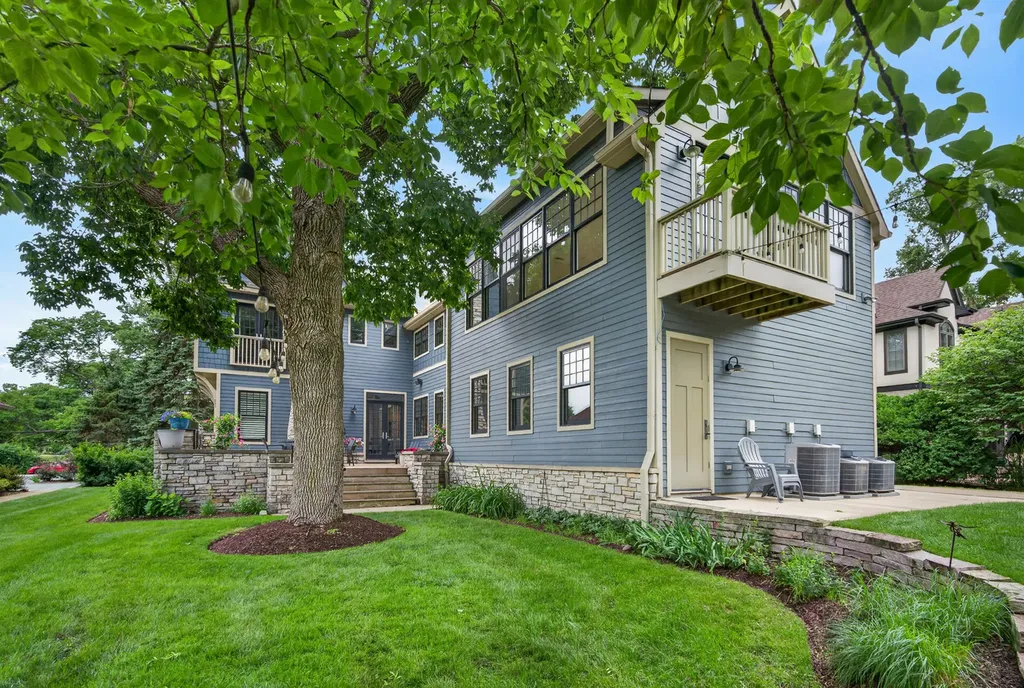 6421 Bentley Avenue Willowbrook IL 60527