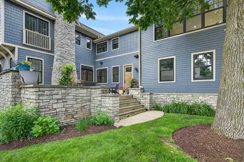6421 Bentley Avenue Willowbrook IL 60527