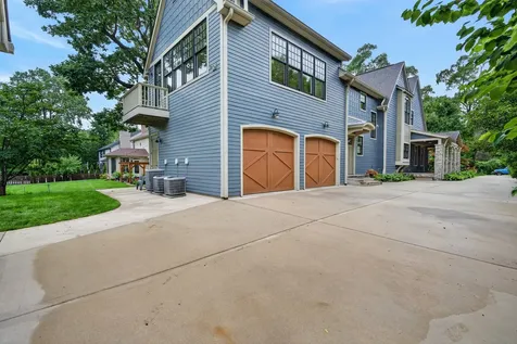 6421 Bentley Avenue Willowbrook IL 60527