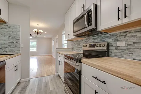 247 Sunset Court Vernon Hills IL 60061
