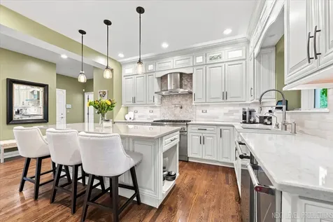 824 Sterling Avenue Geneva IL 60134
