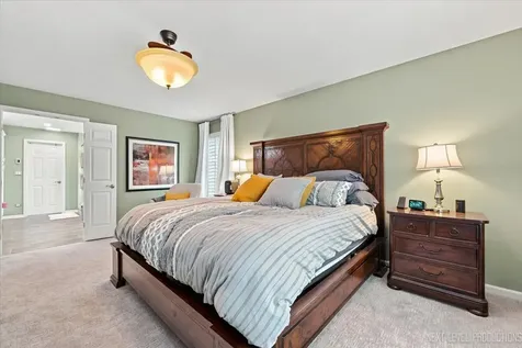 824 Sterling Avenue Geneva IL 60134