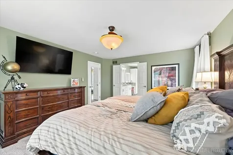 824 Sterling Avenue Geneva IL 60134