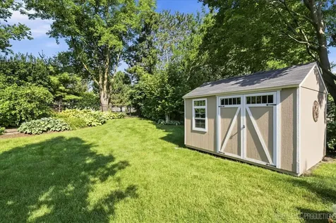 824 Sterling Avenue Geneva IL 60134