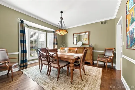 824 Sterling Avenue Geneva IL 60134