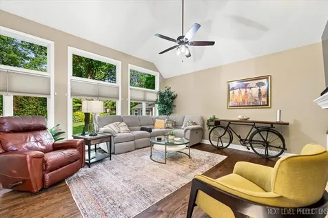 824 Sterling Avenue Geneva IL 60134