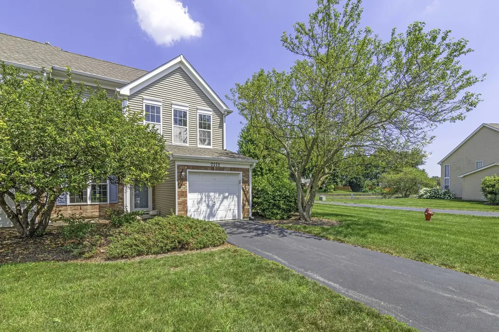 2212 Rossiter Parkway Plainfield IL 60586