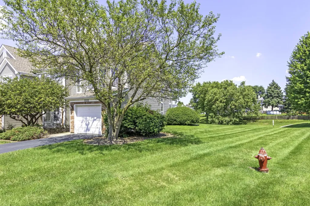 2212 Rossiter Parkway Plainfield IL 60586