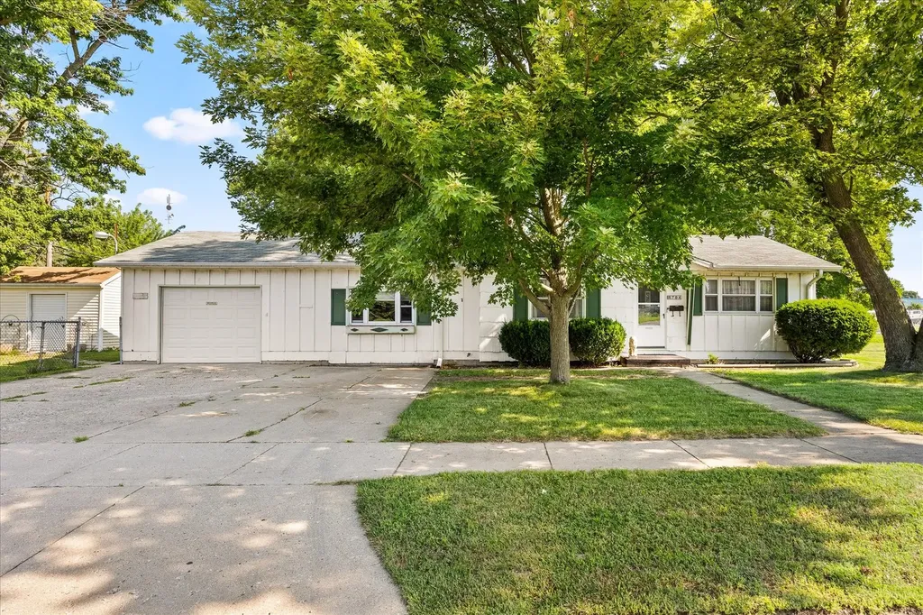 704 East 4th Street Streator IL 61364