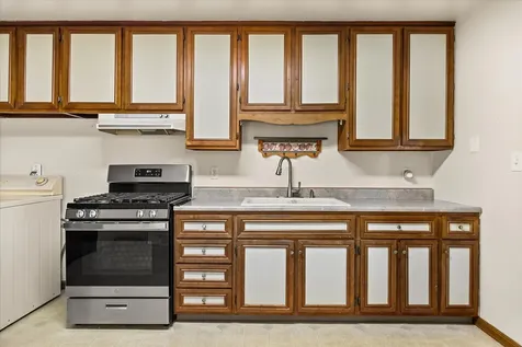 704 East 4th Street Streator IL 61364