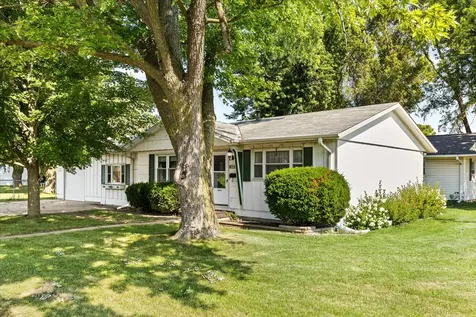704 East 4th Street Streator IL 61364