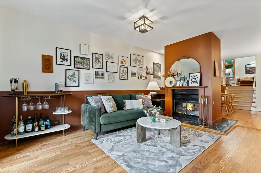 1050 West Webster Avenue Chicago IL 60614