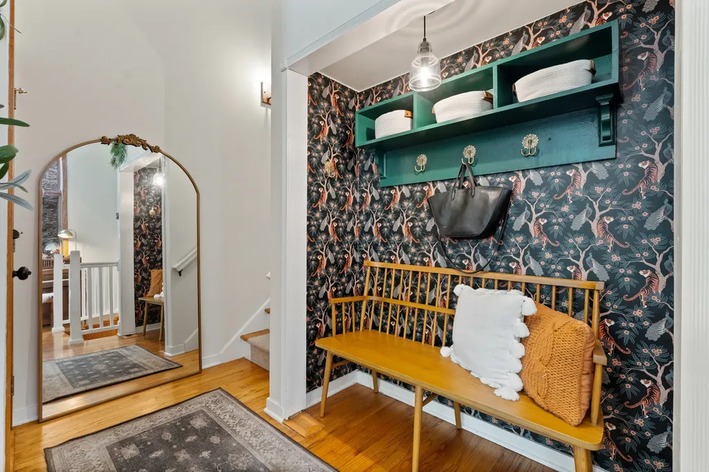 1050 West Webster Avenue Chicago IL 60614
