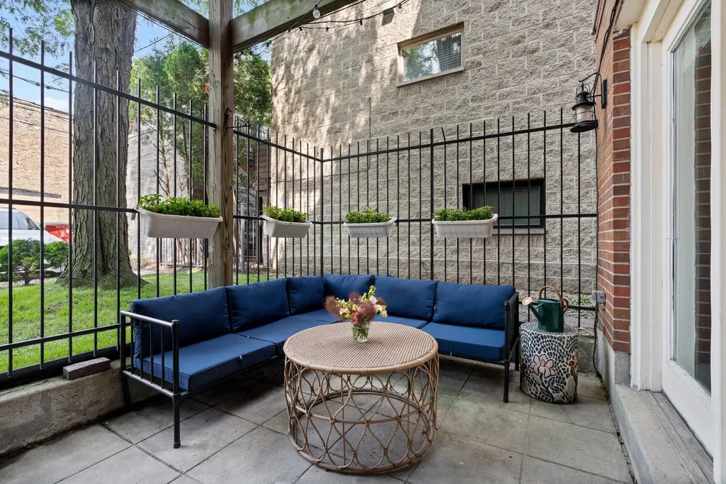 1050 West Webster Avenue Chicago IL 60614