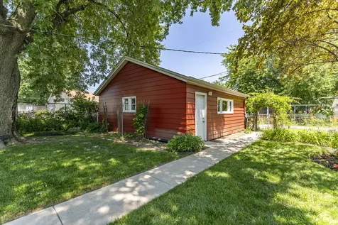 17337 Roy Street Lansing IL 60438