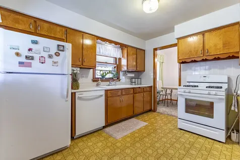 17337 Roy Street Lansing IL 60438