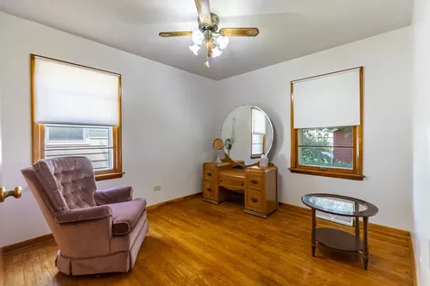 17337 Roy Street Lansing IL 60438