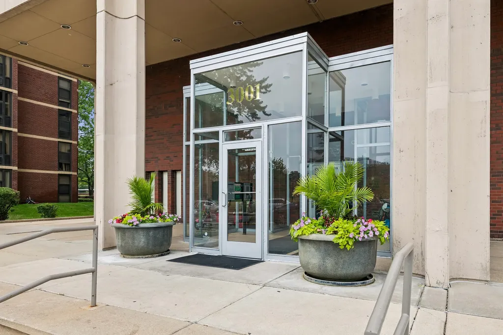 3001 South Michigan Avenue Chicago IL 60616