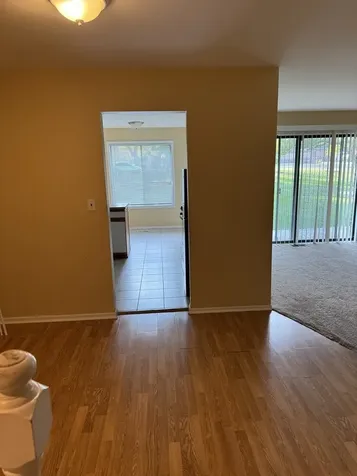 690 Cross Creek Dr Drive Roselle IL 60172
