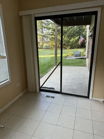 690 Cross Creek Dr Drive Roselle IL 60172