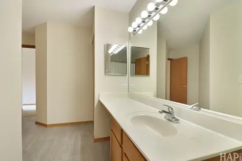 669 Morris Court Lakemoor IL 60051