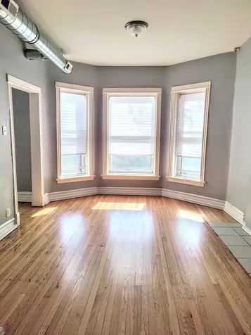 6622 South Saint Lawrence Avenue Chicago IL 60637