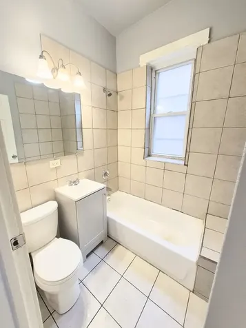 6622 South Saint Lawrence Avenue Chicago IL 60637