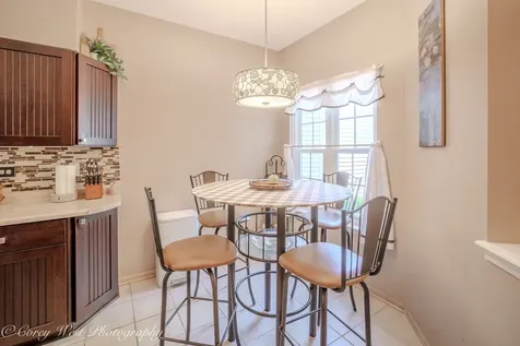 163 North Barton Trail Batavia IL 60510