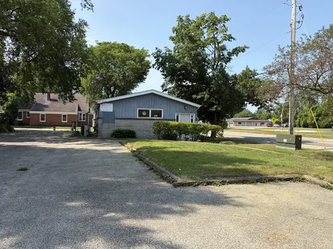 402 Oak Grove Avenue South Beloit IL 61080