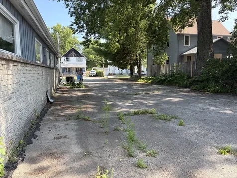 402 Oak Grove Avenue South Beloit IL 61080