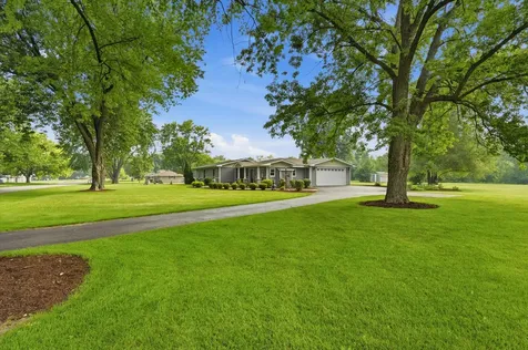 32 East Rickard Drive Oswego IL 60543