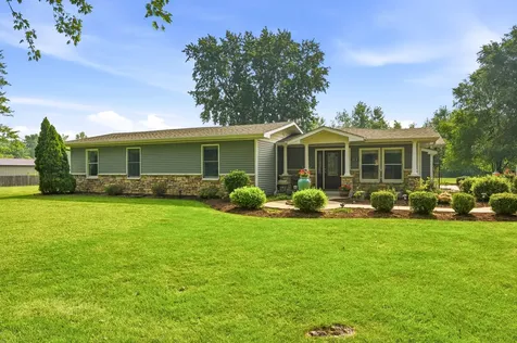 32 East Rickard Drive Oswego IL 60543