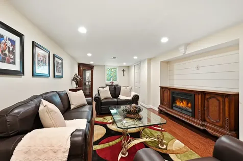 32 East Rickard Drive Oswego IL 60543