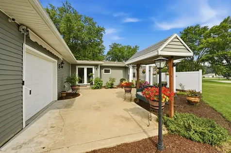 32 East Rickard Drive Oswego IL 60543