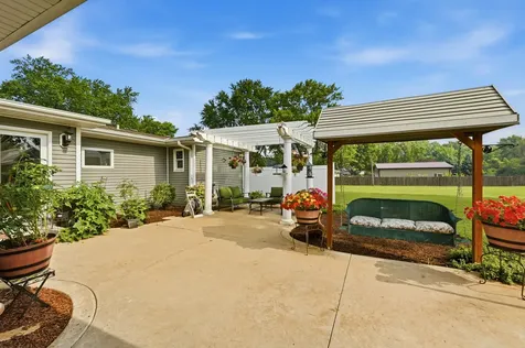 32 East Rickard Drive Oswego IL 60543