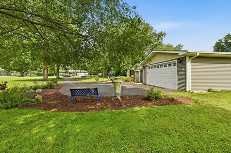 32 East Rickard Drive Oswego IL 60543
