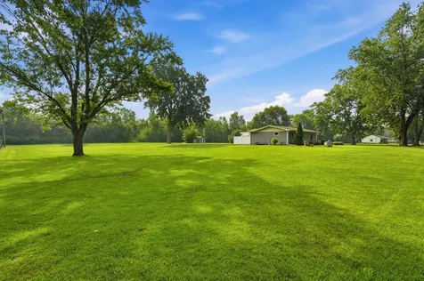 32 East Rickard Drive Oswego IL 60543