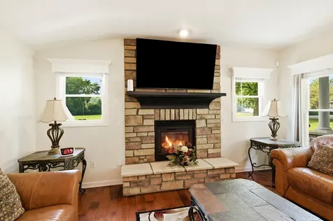 32 East Rickard Drive Oswego IL 60543