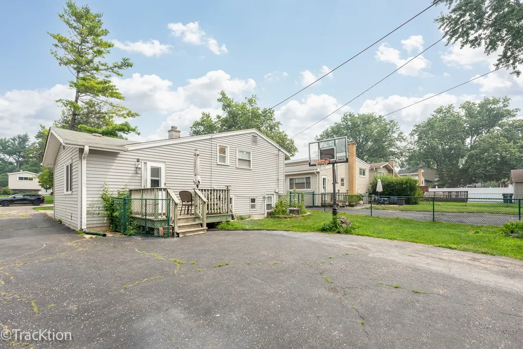 579 Coolidge Avenue Glen Ellyn IL 60137