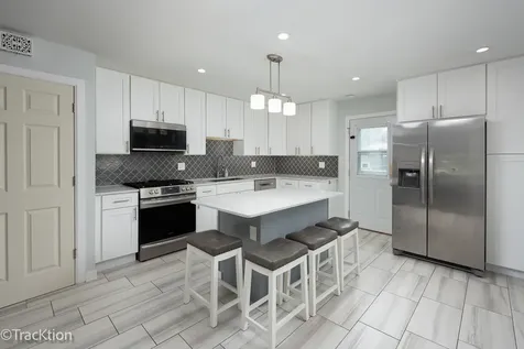 579 Coolidge Avenue Glen Ellyn IL 60137