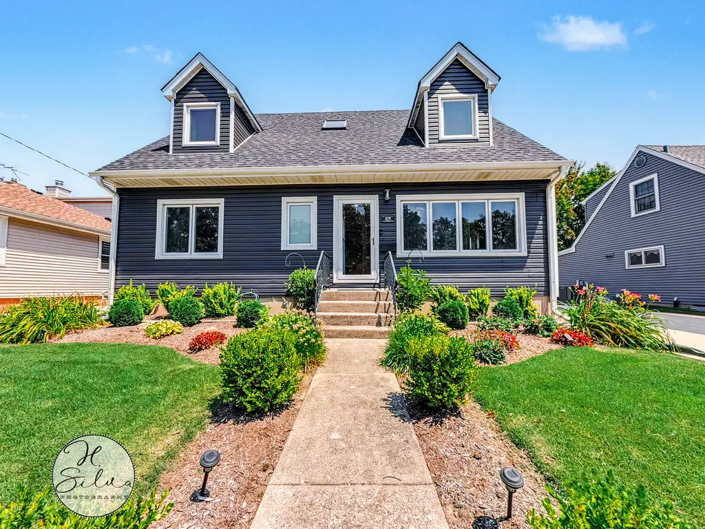 419 South Michigan Avenue Villa Park IL 60181