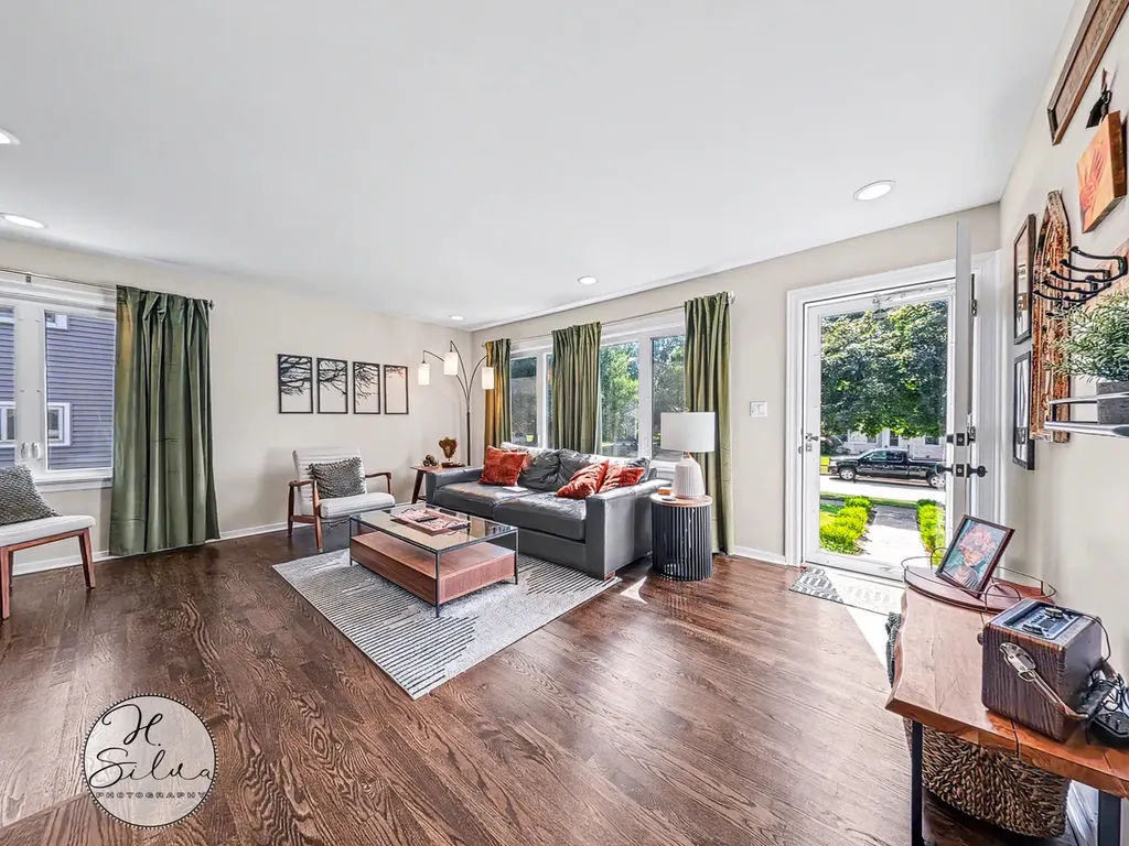 419 South Michigan Avenue Villa Park IL 60181