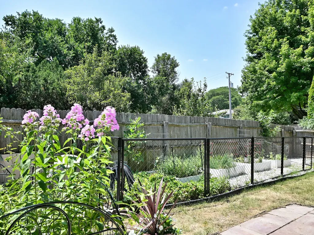 7014 Wilcox Avenue Darien IL 60561