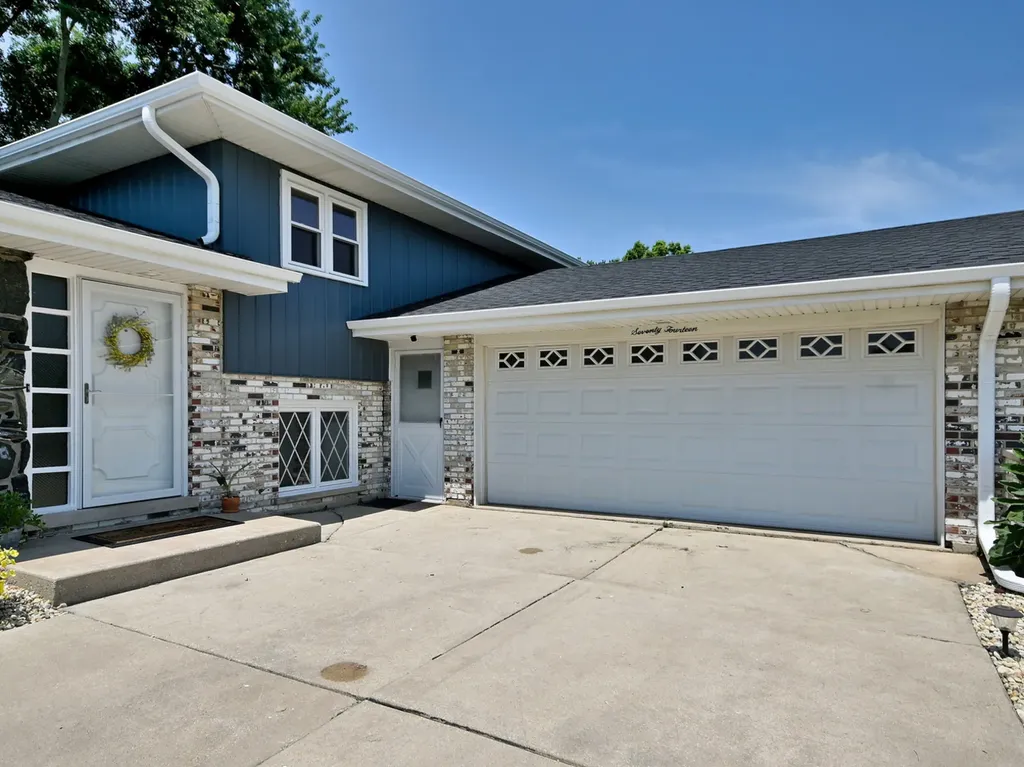 7014 Wilcox Avenue Darien IL 60561